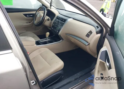 2015 Nissan Altima 2.5/2.5 S/2.5 Sl/2.5 Sv z USA, uszkodzony, nr VIN 1N4AL3AP0FN312779